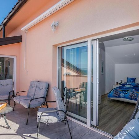 Nice Apartment In Stara Baska With Kitchen Exterior foto