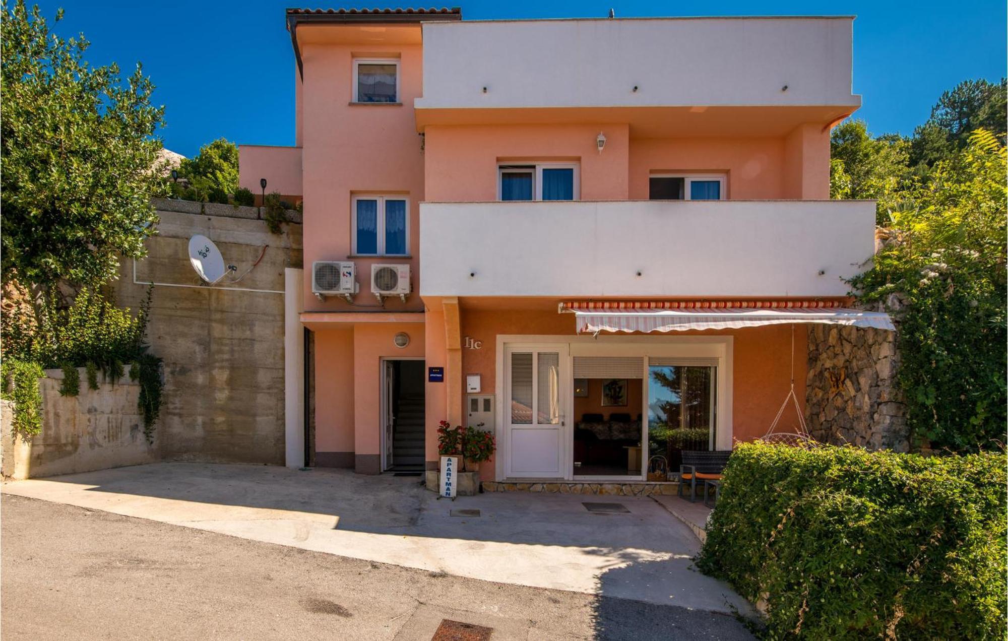 Nice Apartment In Stara Baska With Kitchen Exterior foto